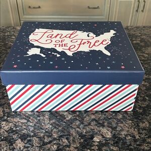 CELEBRATE IT PATRIOTIC "LAND OF THE FREE SMALL DECORATIVE BOX NWT